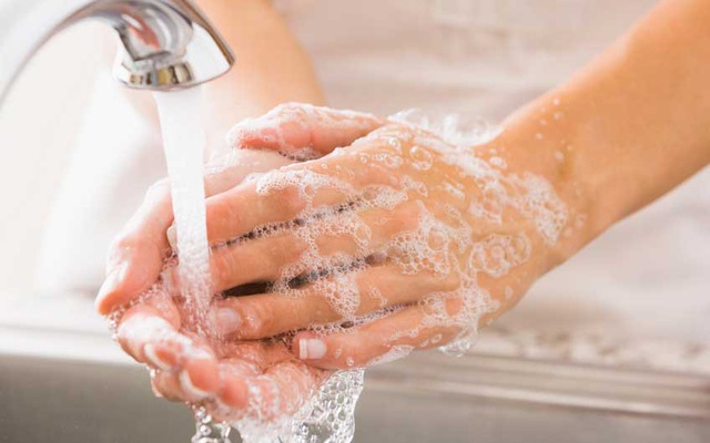 Rửa tay bằng cồn 90 độ như thế nào thì hiệu quả? 3